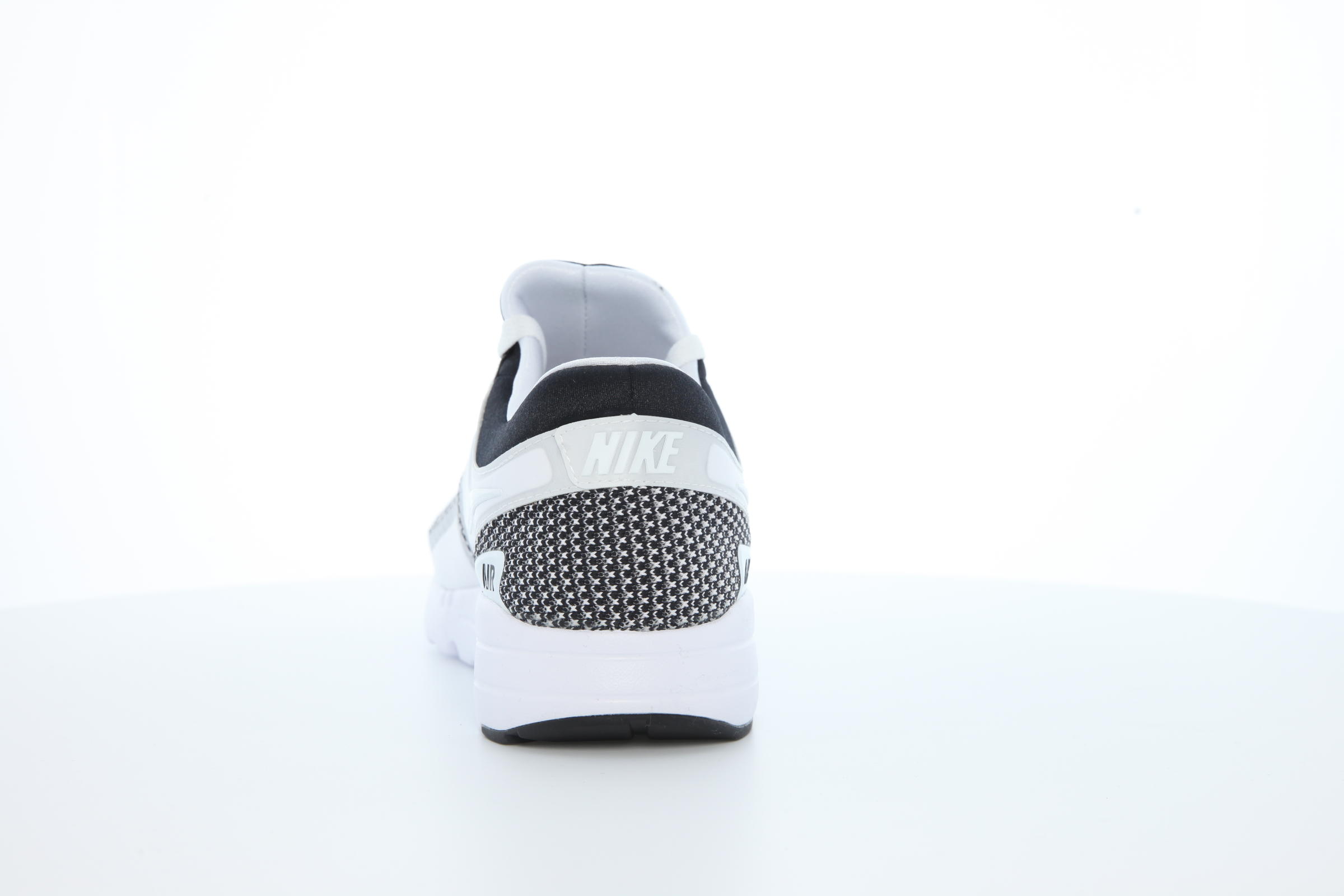 Nike Air Max Zero Essential "Black White"