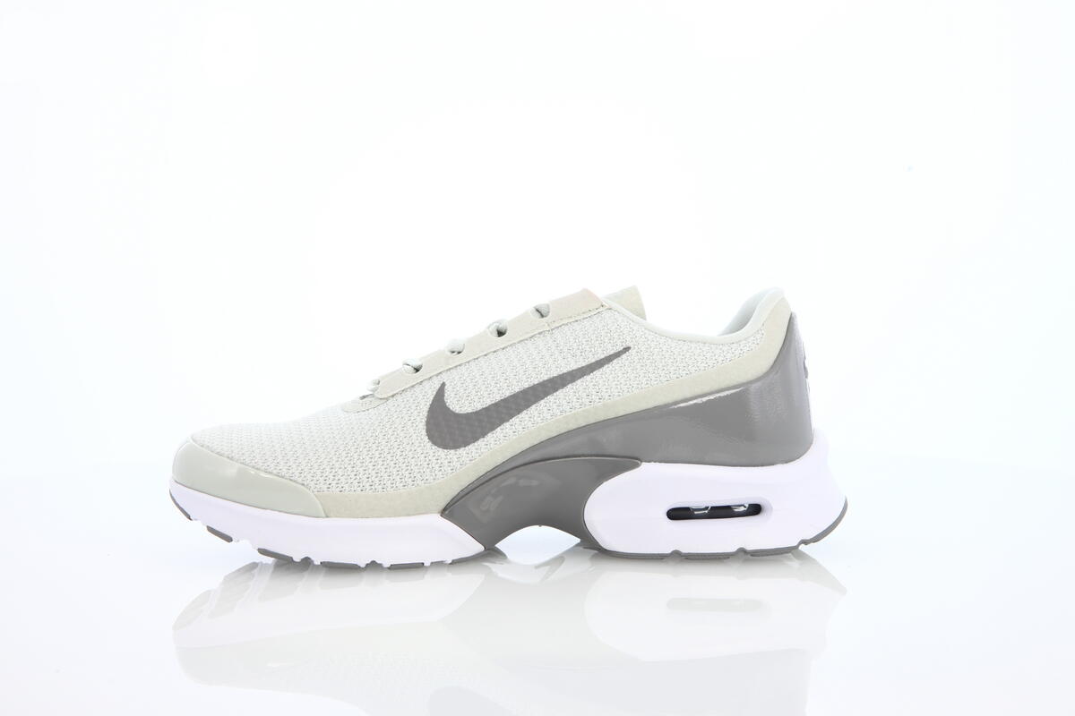 Nike Wmns Air Max Jewell 