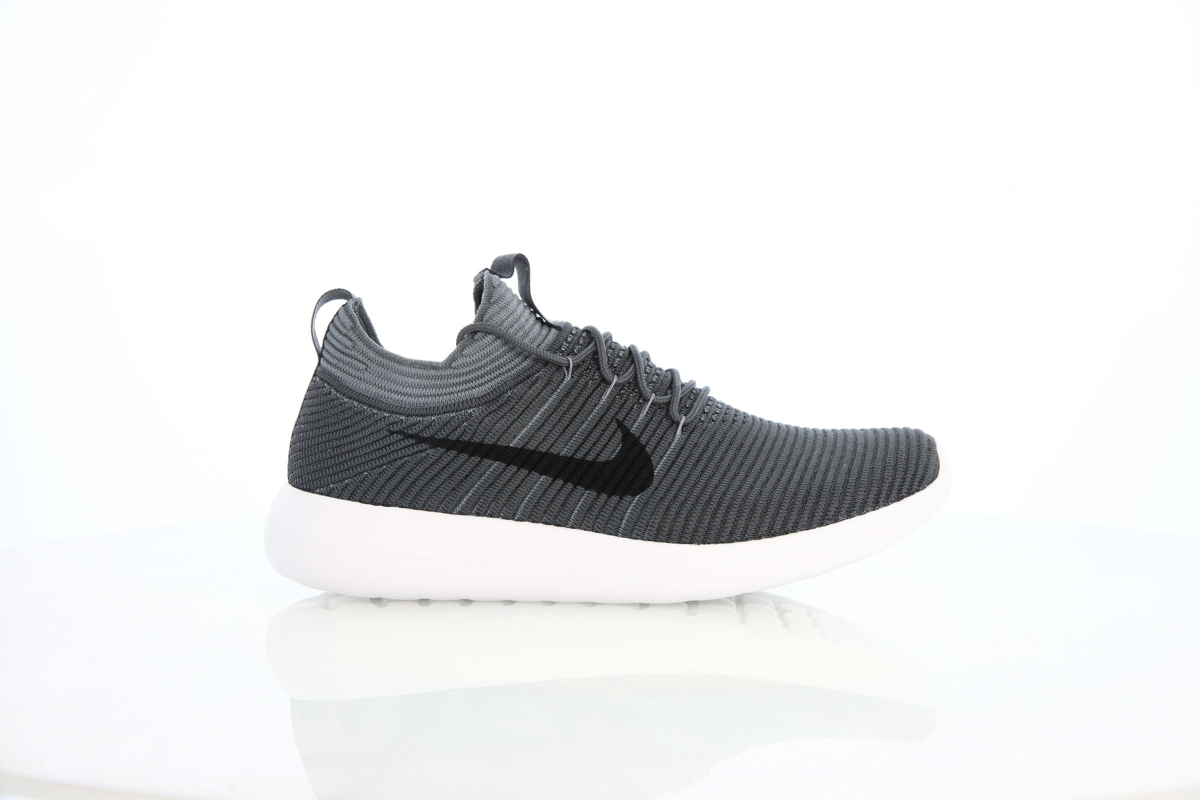 Nike roshe flyknit v2 black best sale