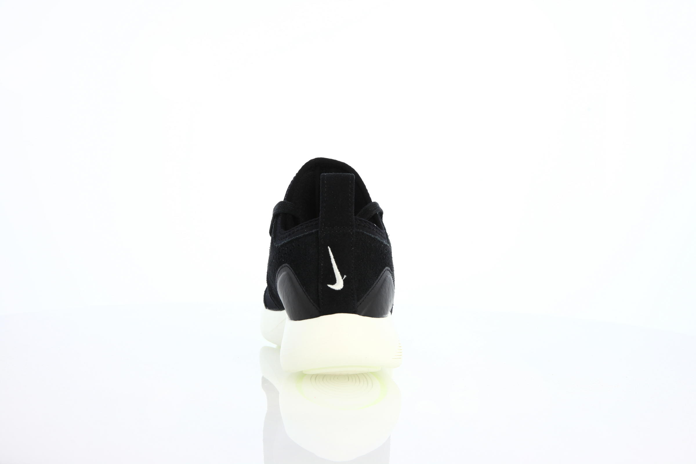 Nike Wmns Lunarcharge Premium "Black"