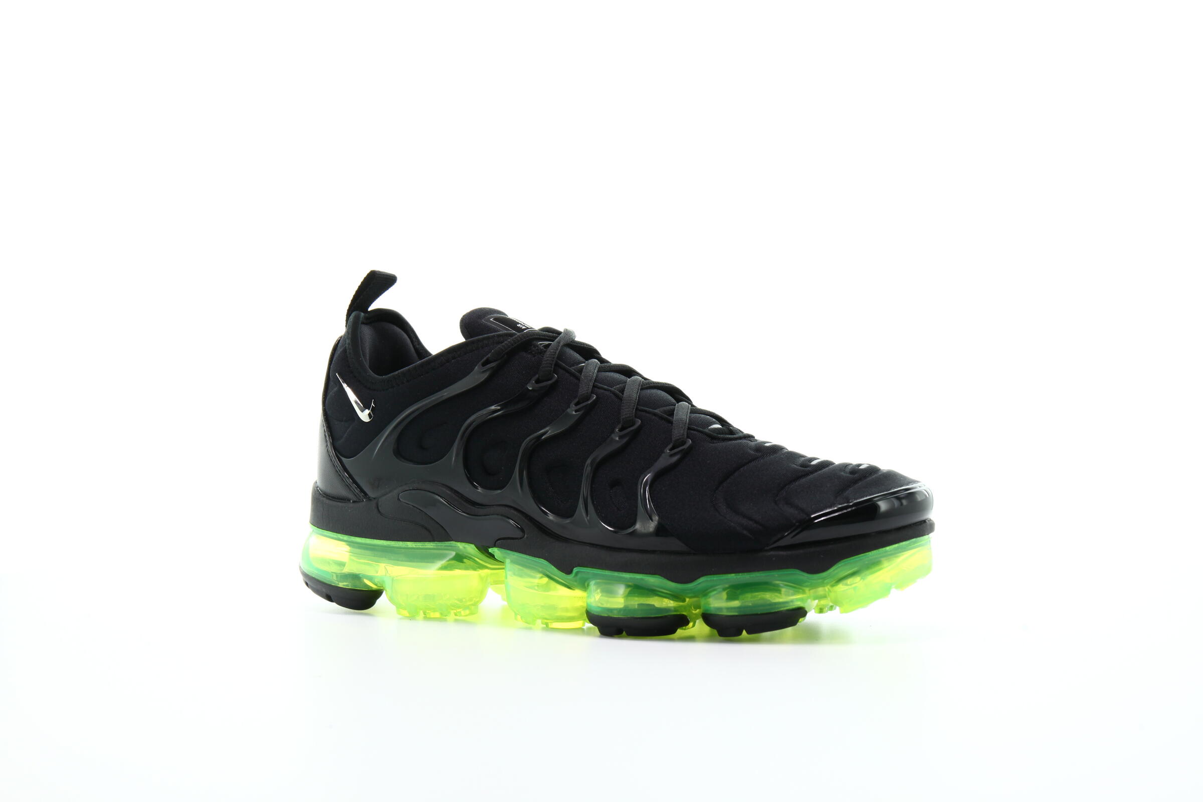 air max vapormax plus black and green