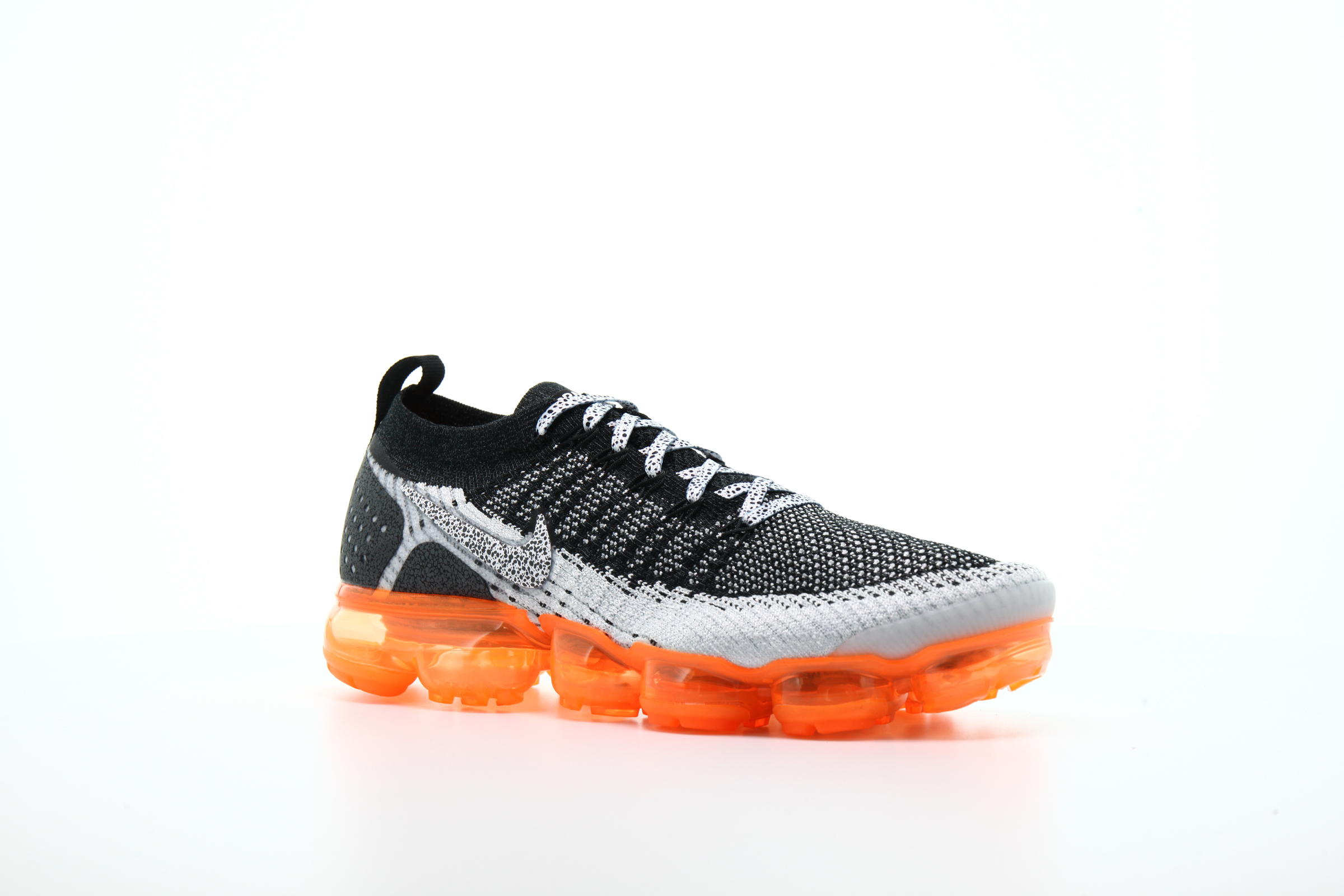 All white nike vapormax flyknit 2 online