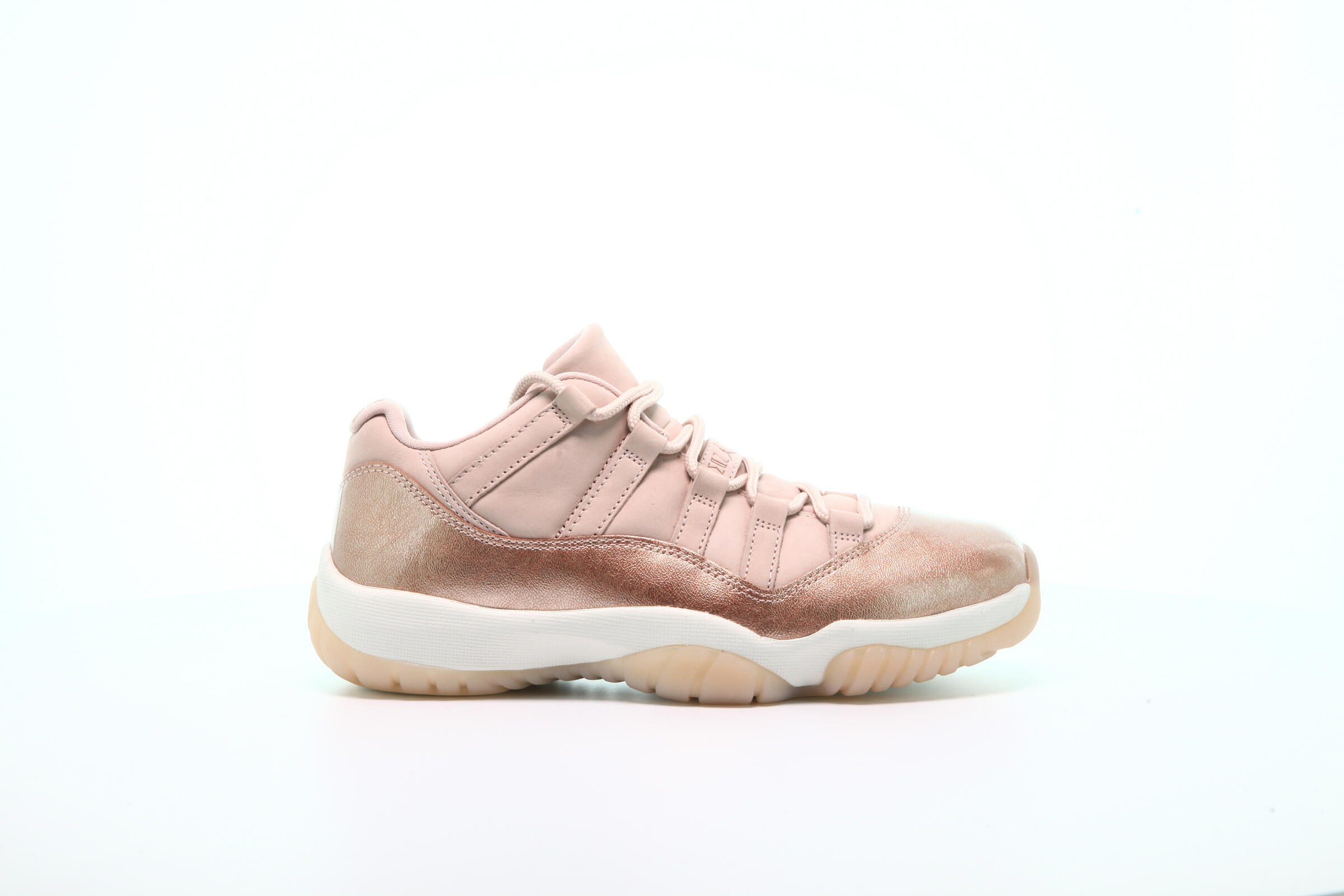Air Jordan WMNS 11 Retro Low "Sail"