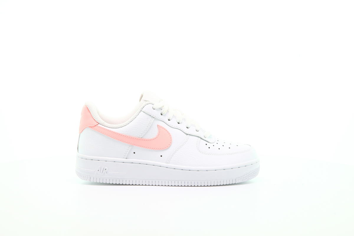 Nike Wmns Air Force 1 07  مقطار