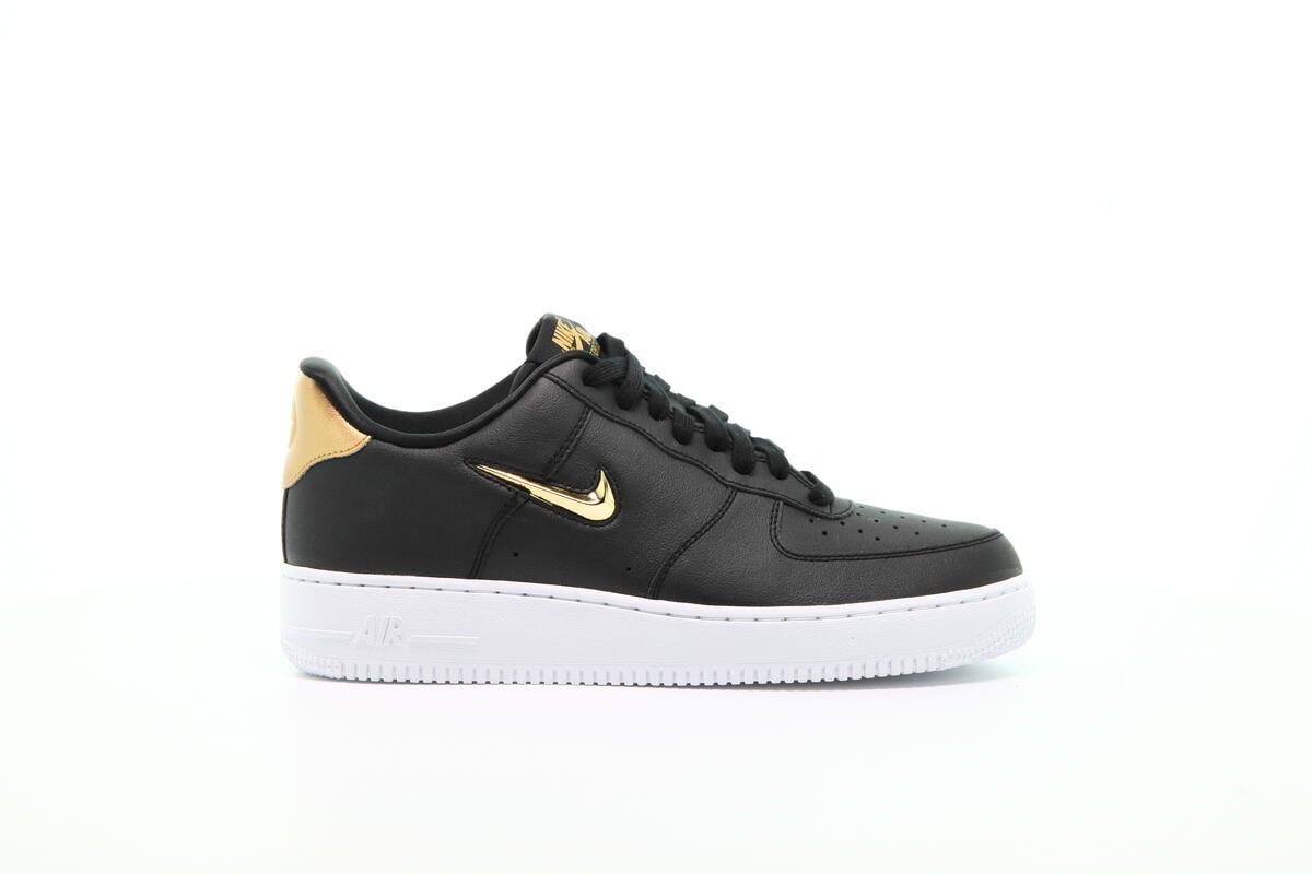 nike-air-force-1-07-lv8- 
