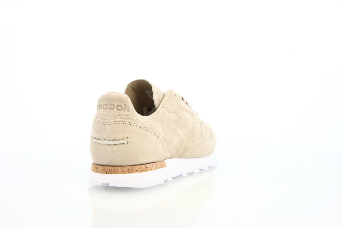 reebok classic leather lst suede trainers in beige bd 1900