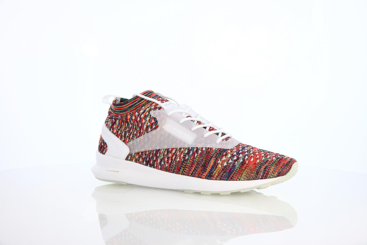 The voladoras reebok Shaq Attaq shown features a voladoras