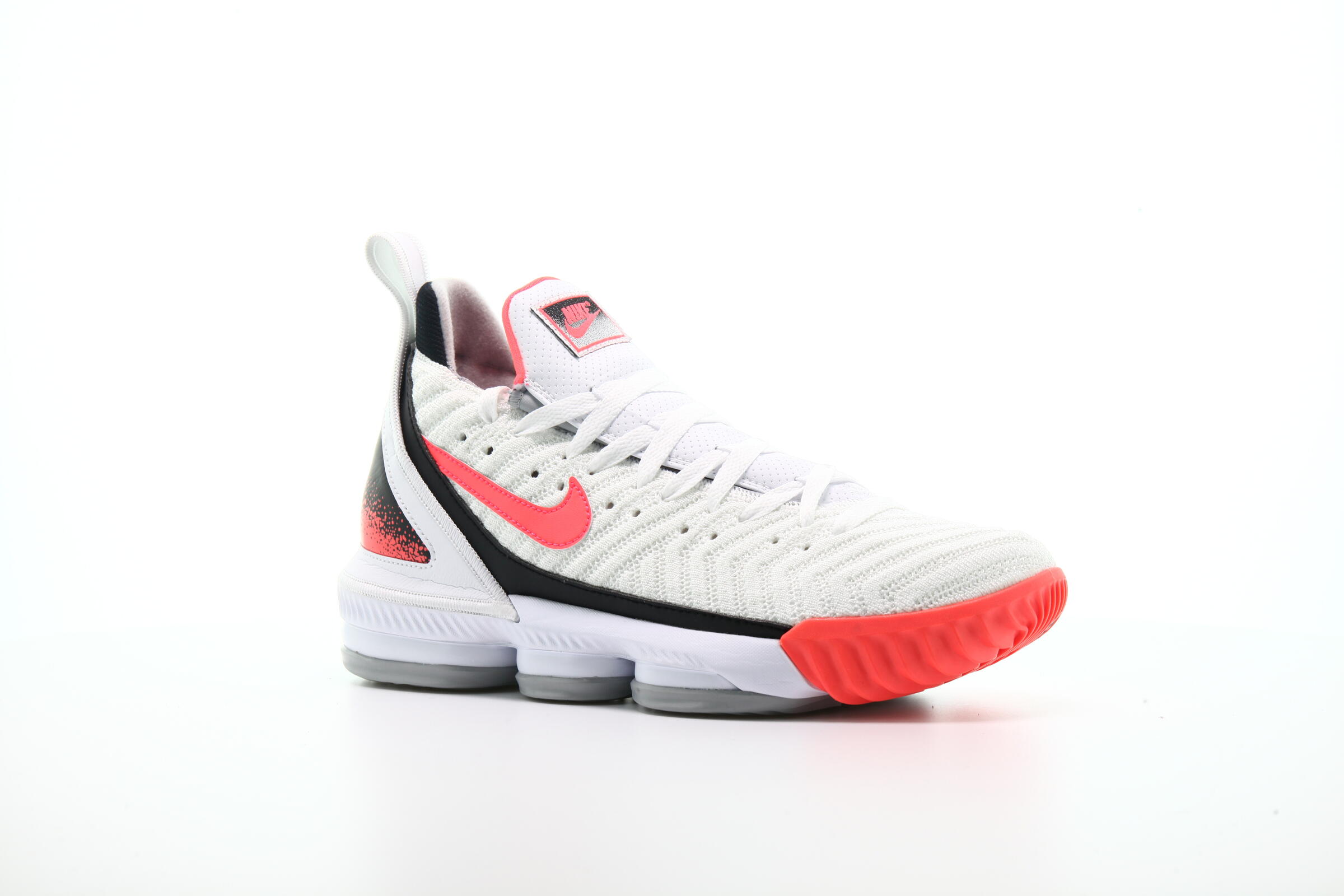hot lava lebron 16