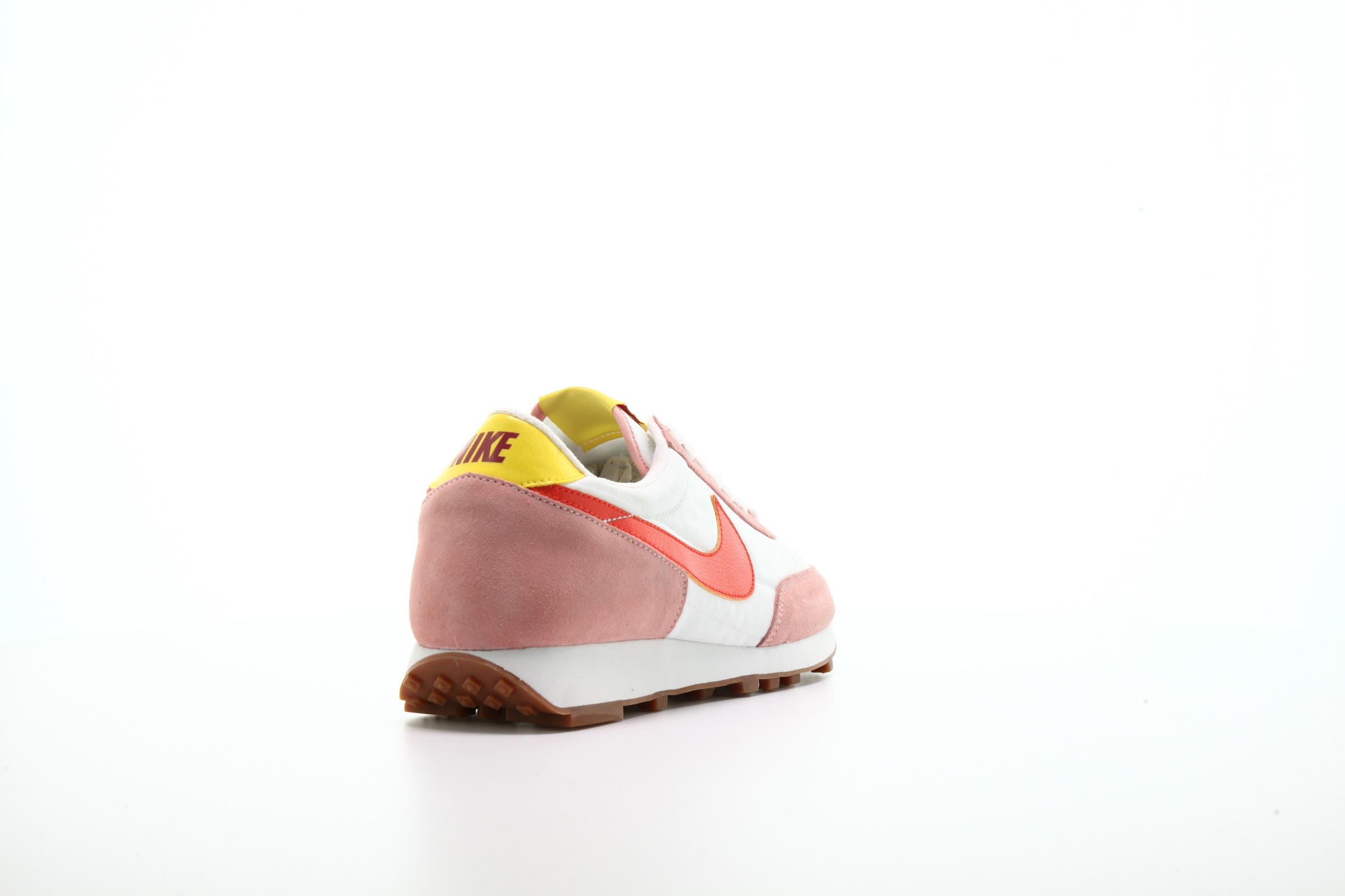 Nike WMNS Daybreak "Coral Srardust"