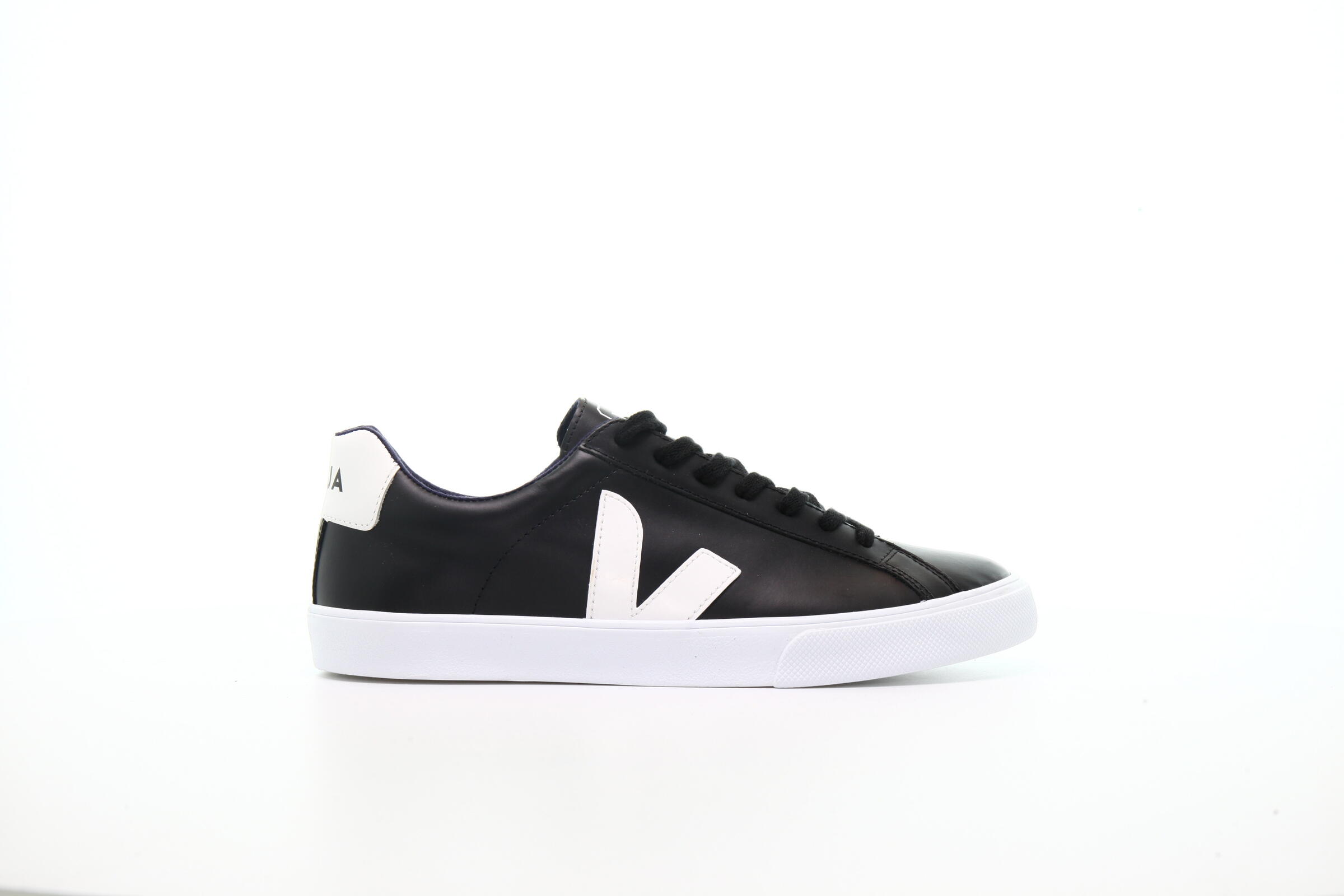 Veja Esplar Logo Leather "Black"