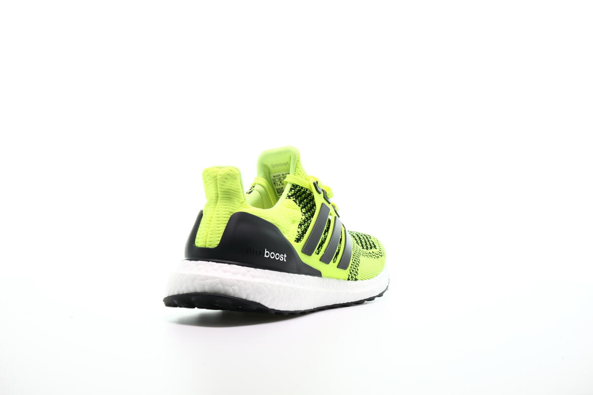 adidas gazelle silver green womens Shop Green Mens Ultraboost Light GORE-TEX Running Shoes – Shoebacca