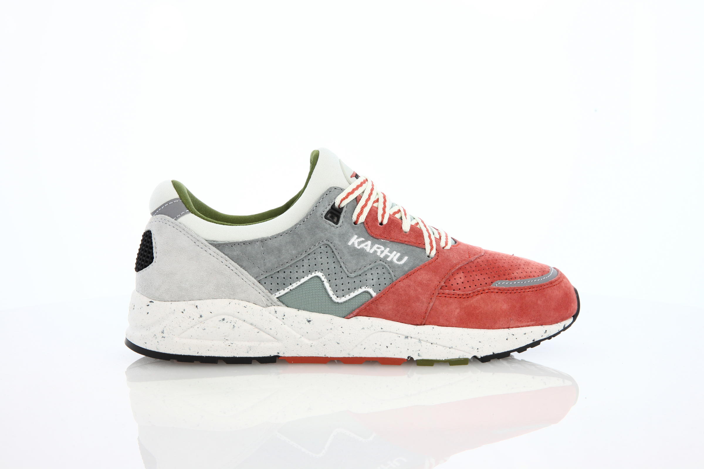 Karhu Aria "Wrought Iron"