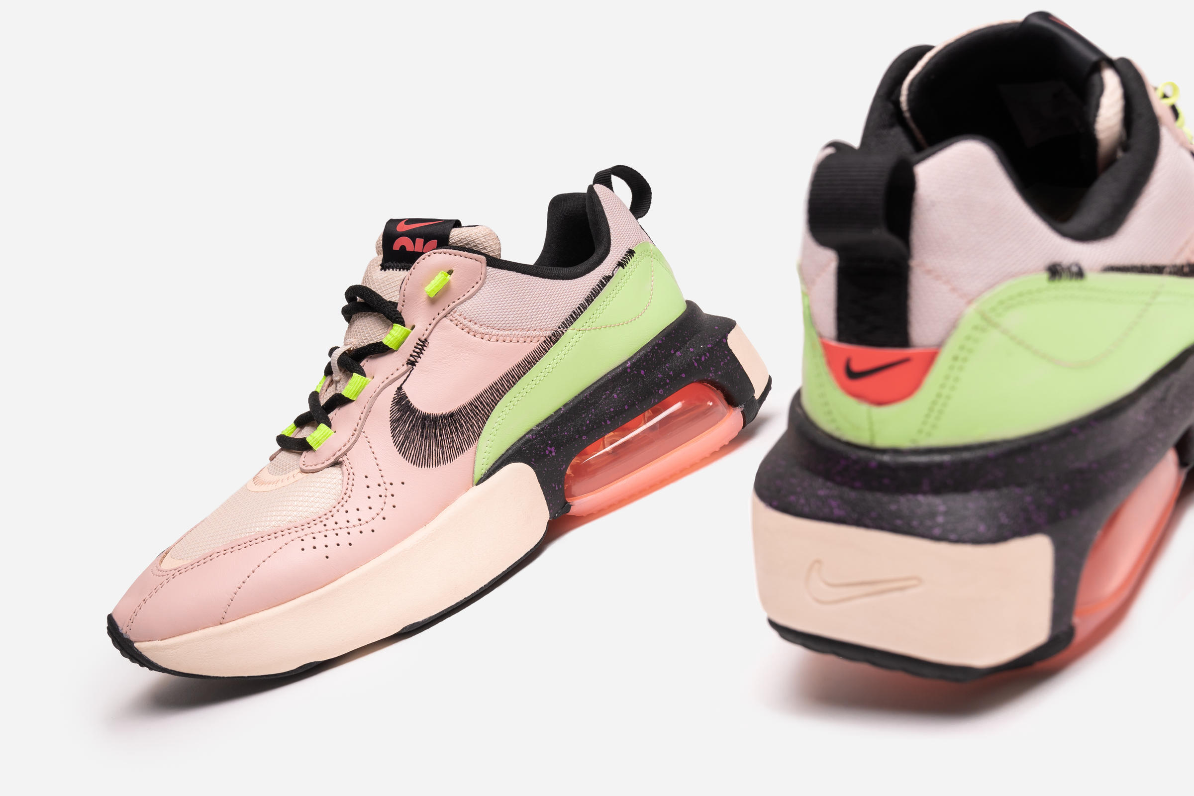 Nike WMNS AIR MAX VERONA QS "Guava Ice"
