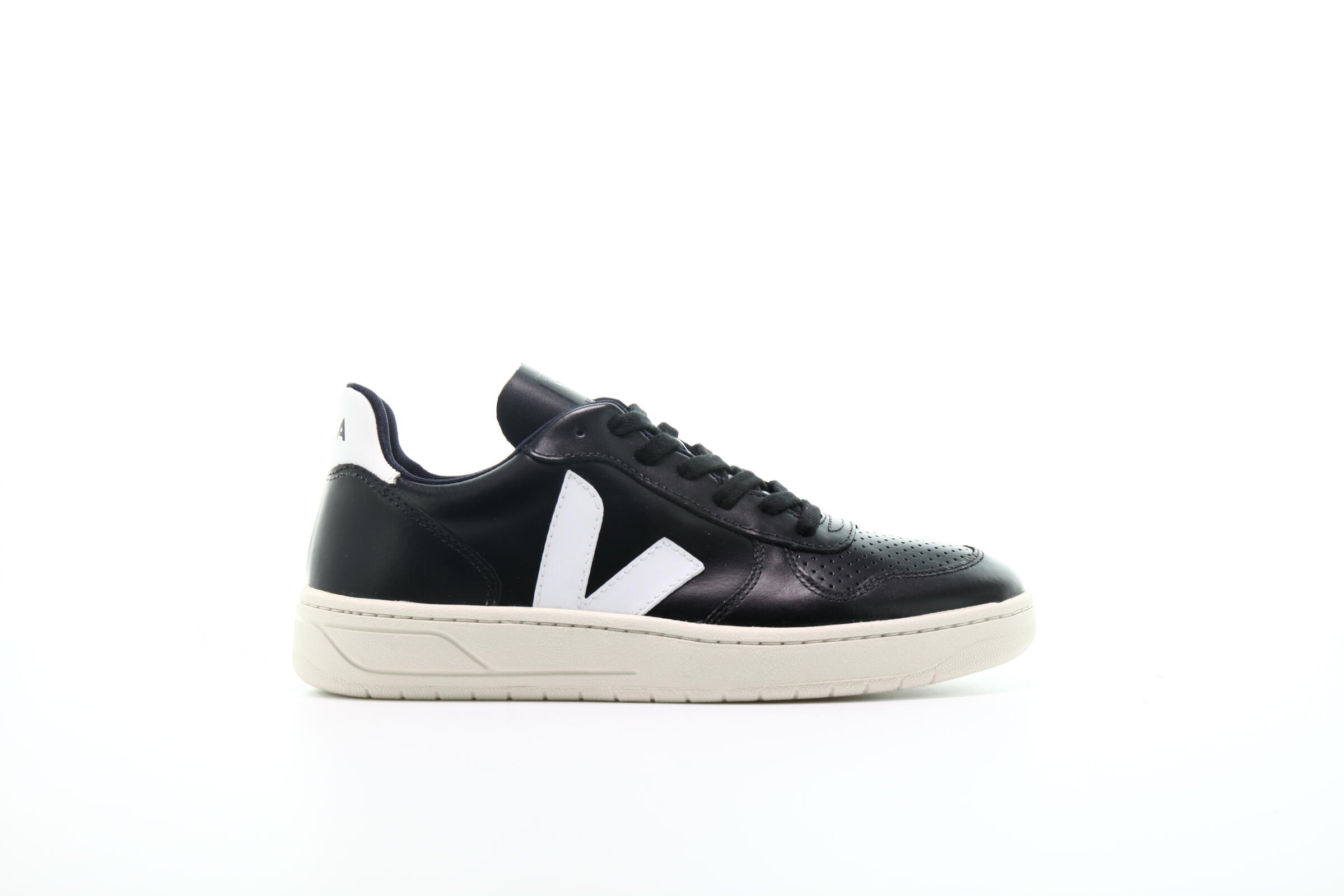 Veja V10 Leather "Black"