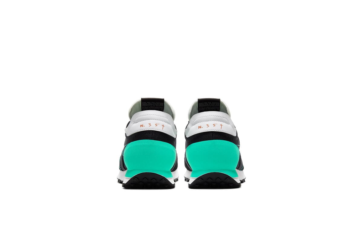 nike daybreak type black menta