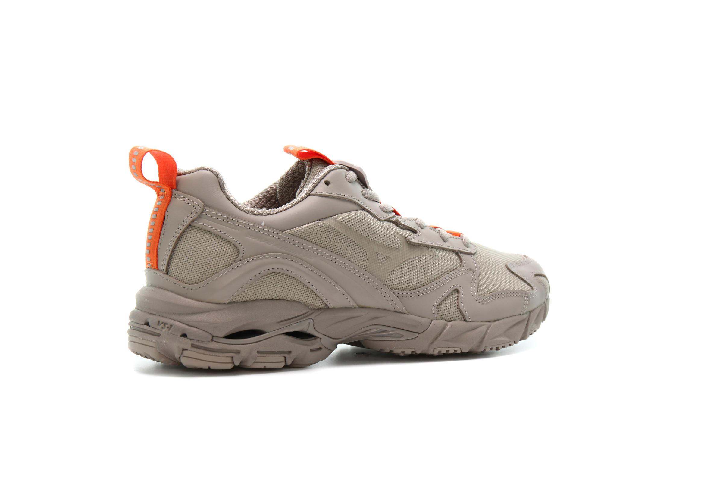 Mizuno x BEAMS WAVE RIDER 10 WOOD ASH | D1GD200450 | AFEW STORE