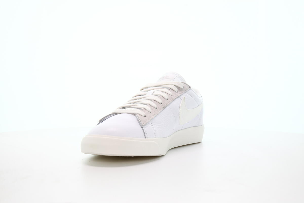Nike Blazer Low White / Sail / Platinum Tint - Image 12