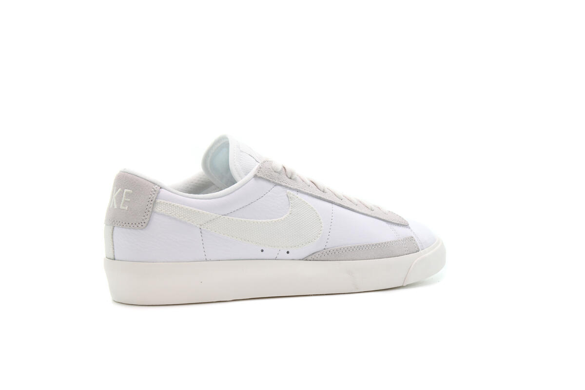 Nike Blazer Low White / Sail / Platinum Tint - Image 19