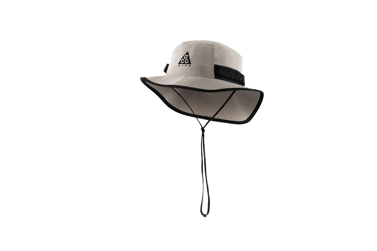 black nike bucket hat with string