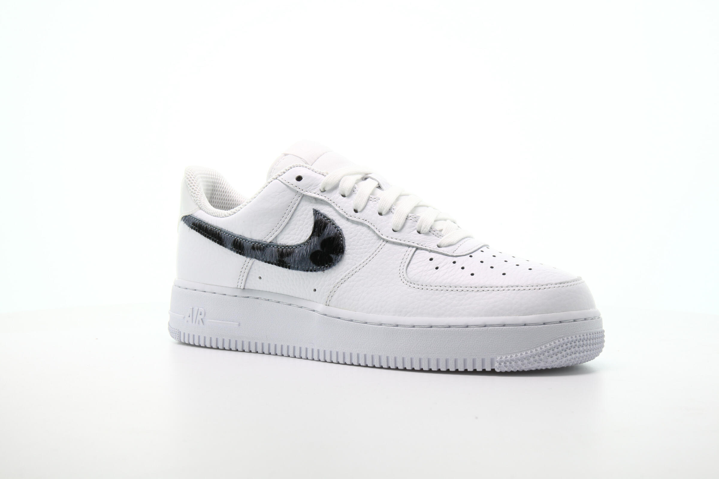 nike air force 1 lv8 womens white