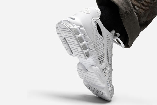 nike air spiridon cage 2 white