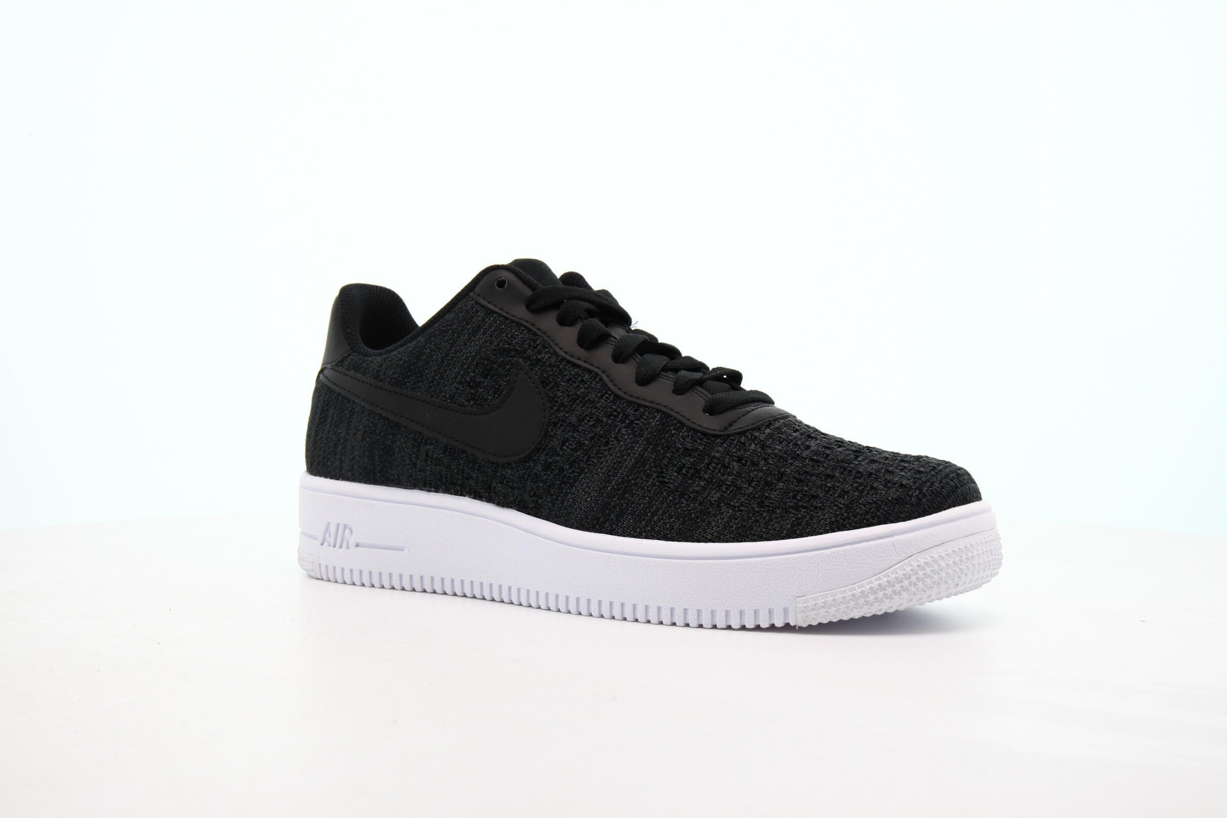 nike air force 1 low flyknit black