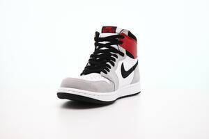 Air Jordan 1 RETRO HIGH OG "LIGHT SMOKE GREY"