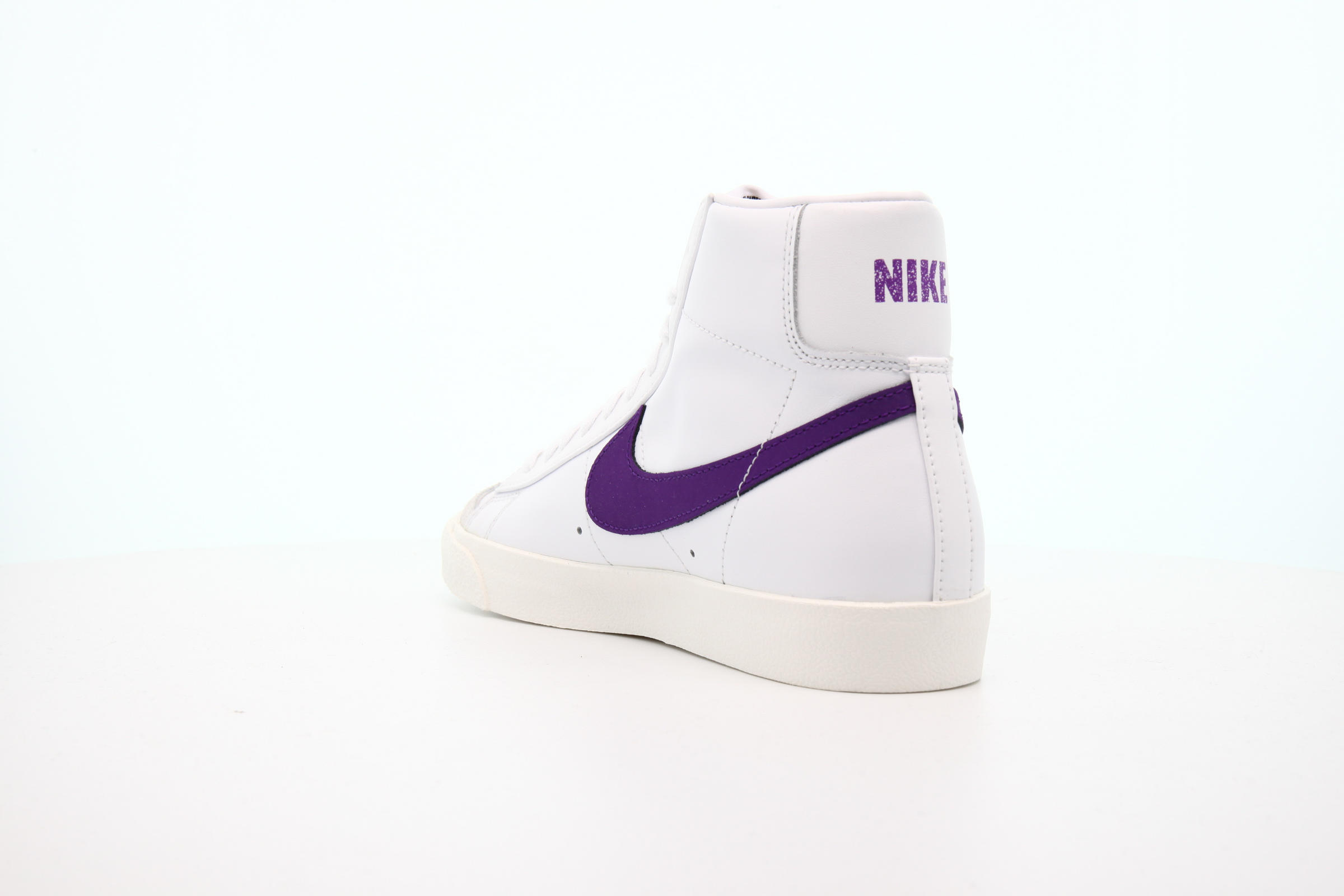 Nike BLAZER MID '77 VNTG "WHITE"