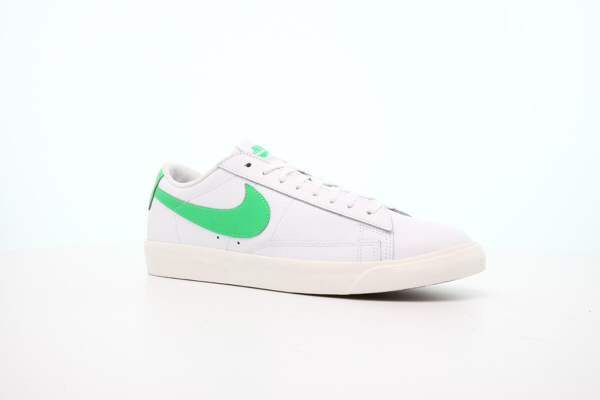 Nike Blazer Low White - Image 3