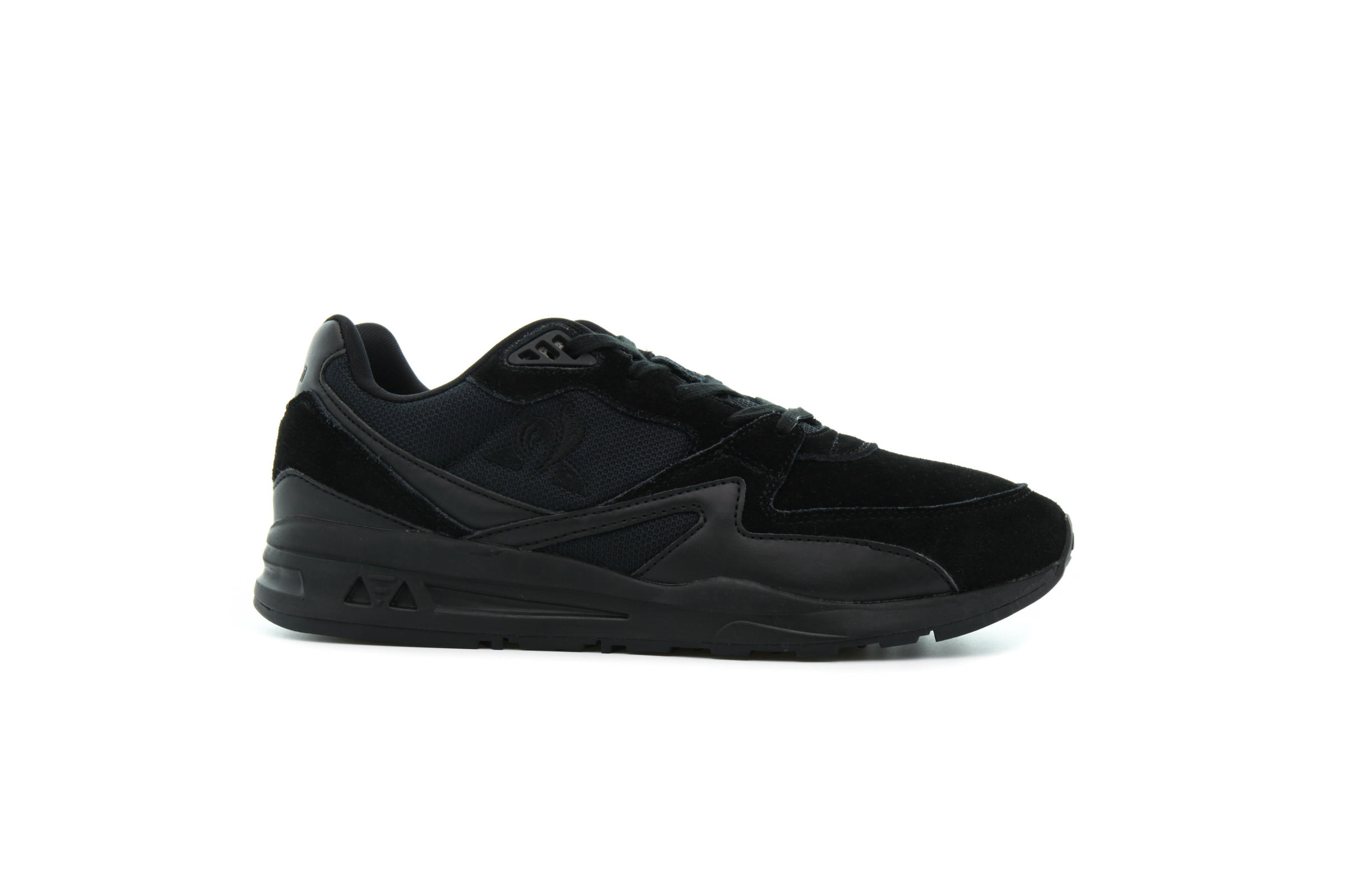 Le Coq Sportif LCS R800 "TRIPLE BLACK"