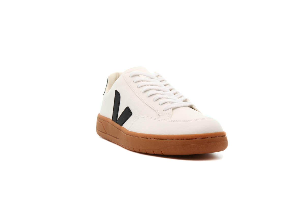 Veja V-12 "Black" - Image 4