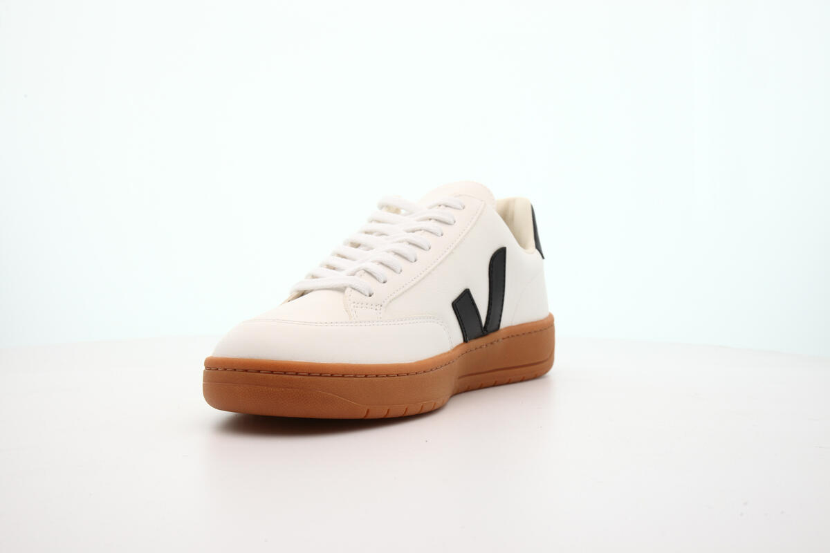 Veja V-12 "Black" - Image 6