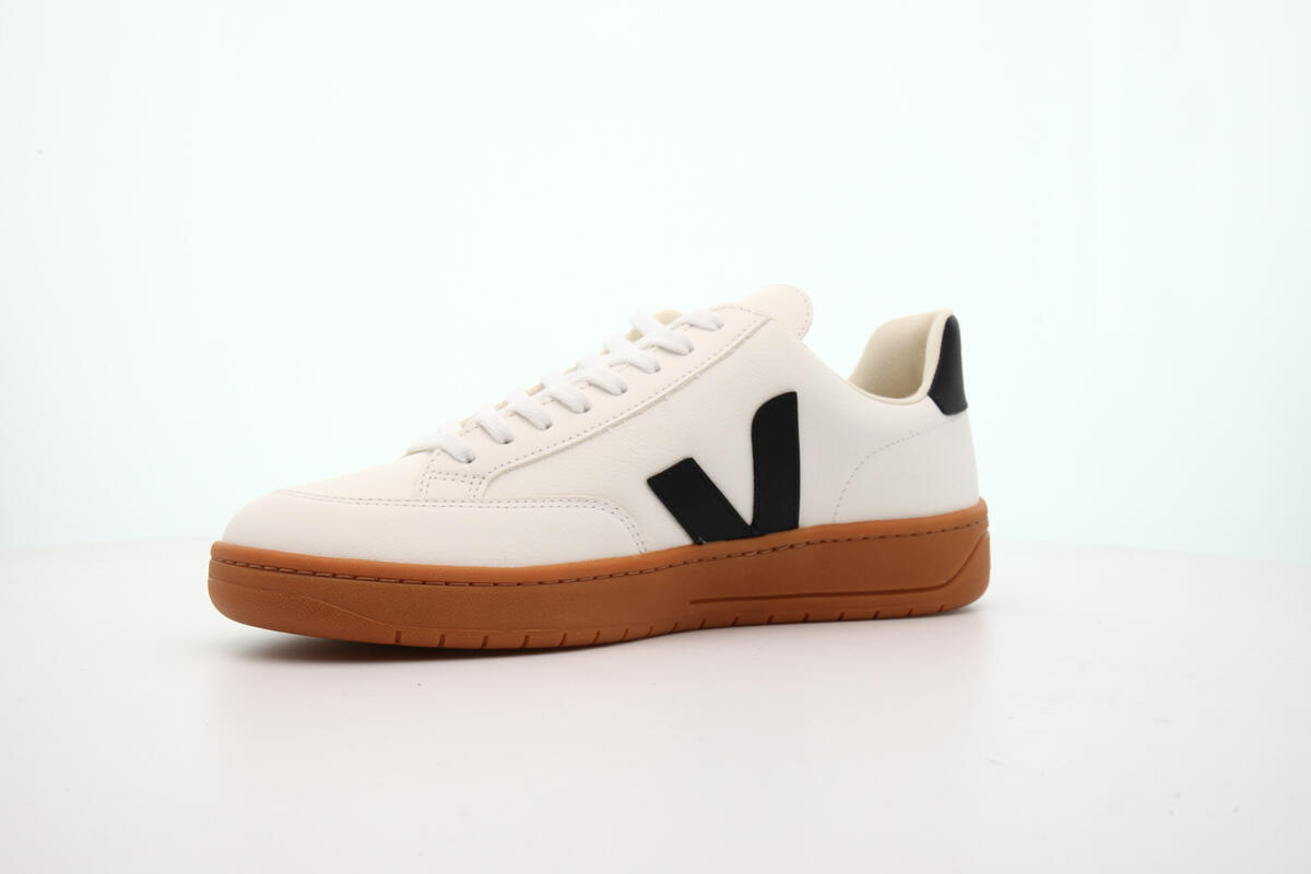Veja V-12 "Black" - Image 7