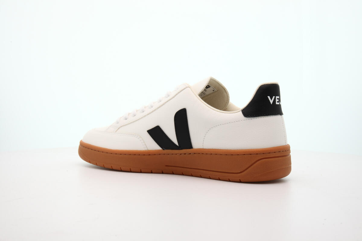Veja V-12 "Black" - Image 9