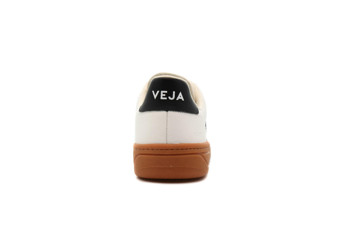 Veja V-12 "Black" - Image 11
