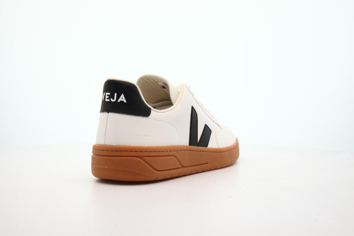Veja V-12 "Black" - Image 12