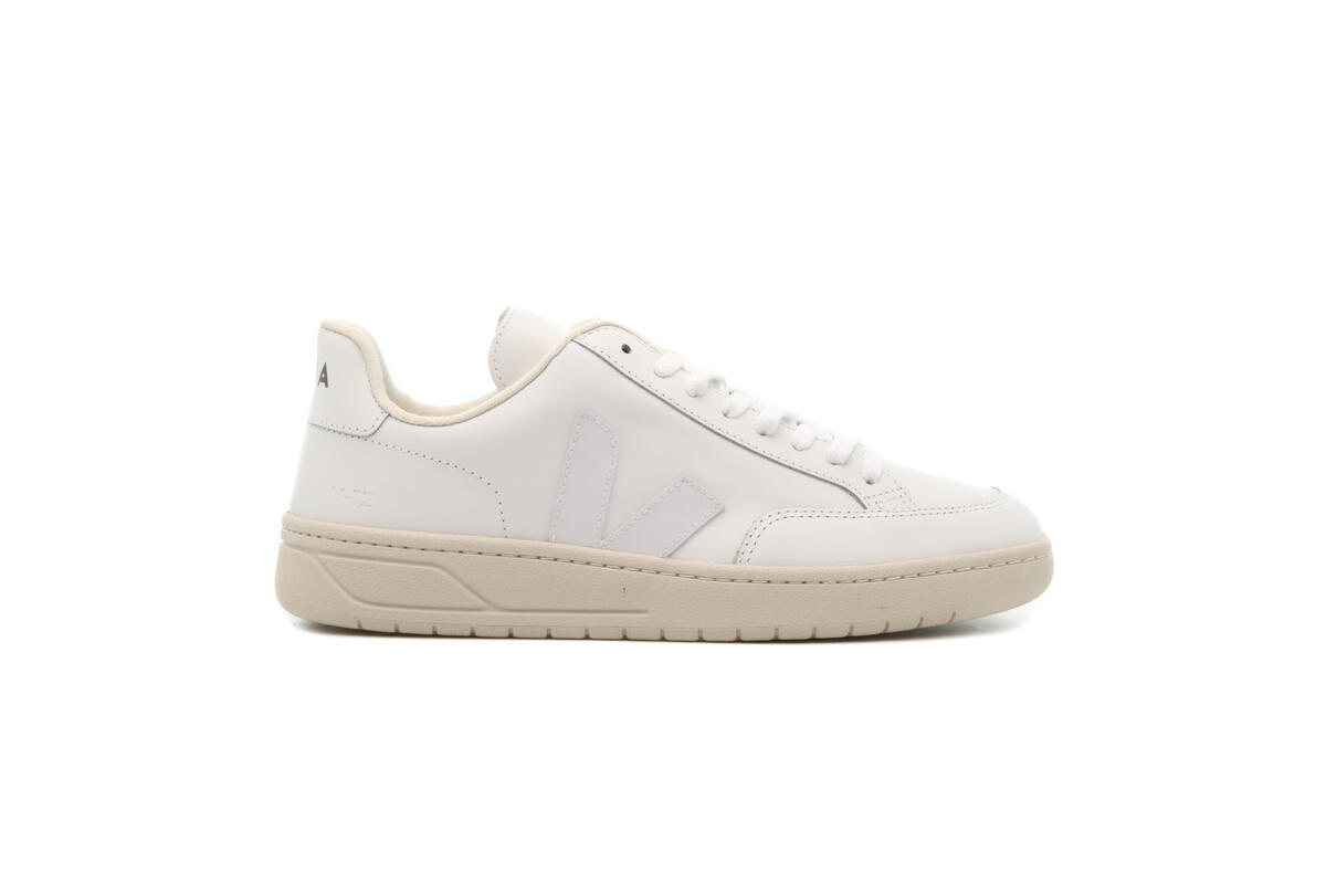 Veja V-12 "Extra White" - Image 14