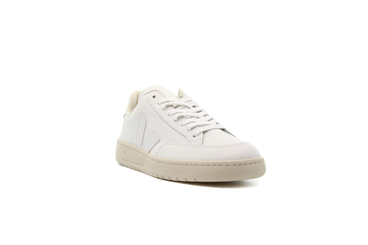 Veja V-12 Extra White - Image 16