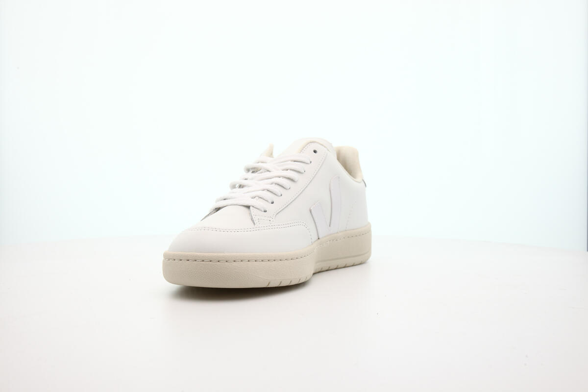 Veja V-12 Extra White - Image 18