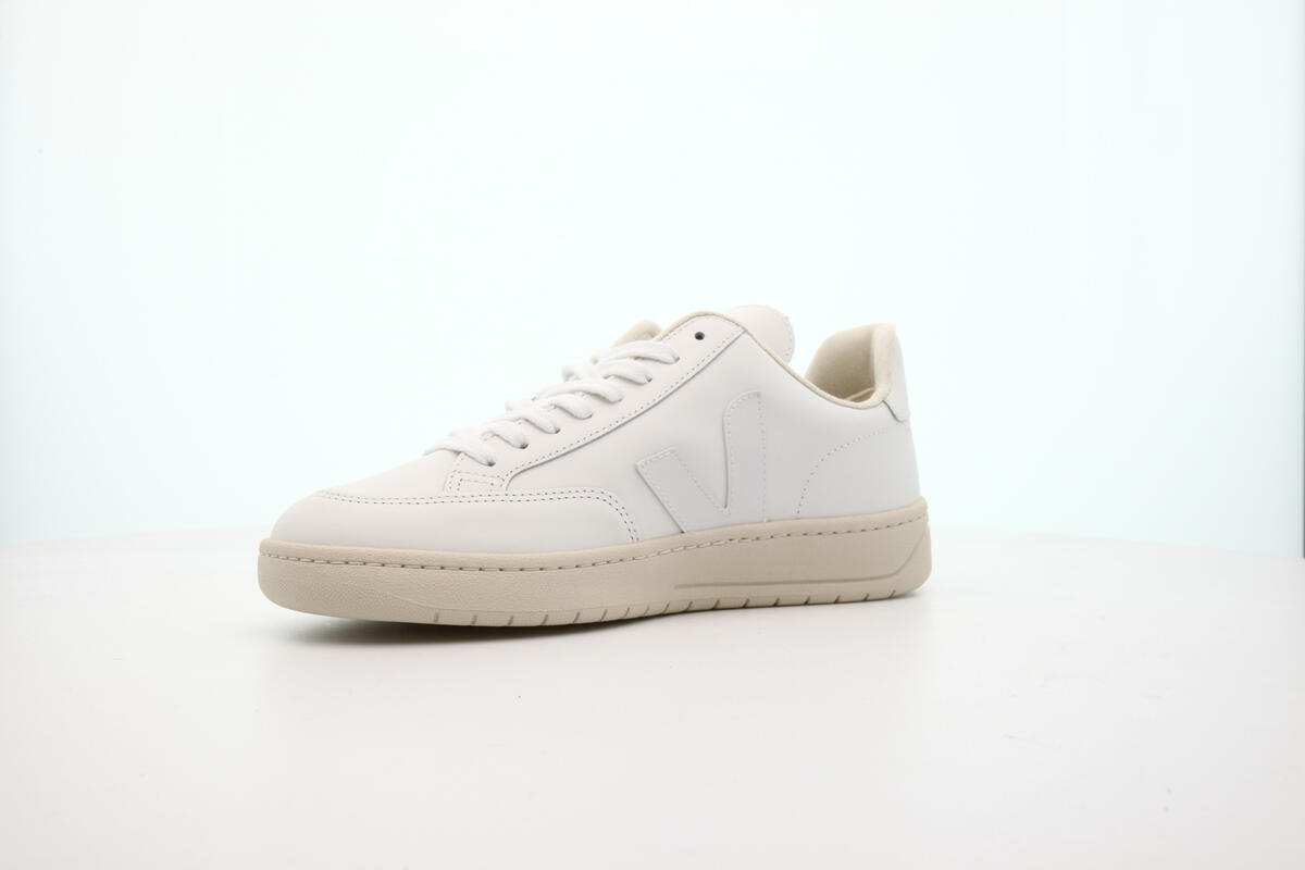 Veja V-12 "Extra White" - Image 19