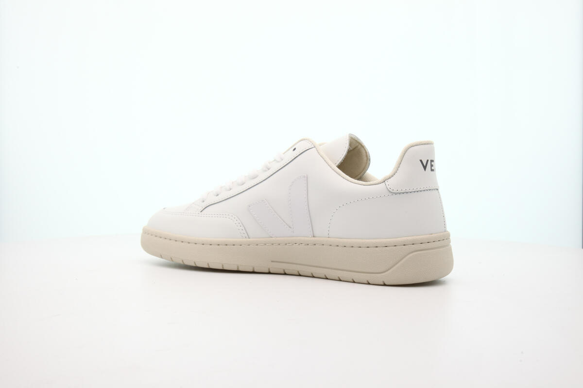 Veja V-12 "Extra White" - Image 21
