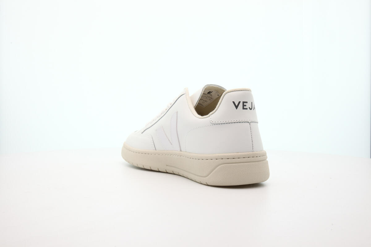 Veja V-12 Extra White - Image 22