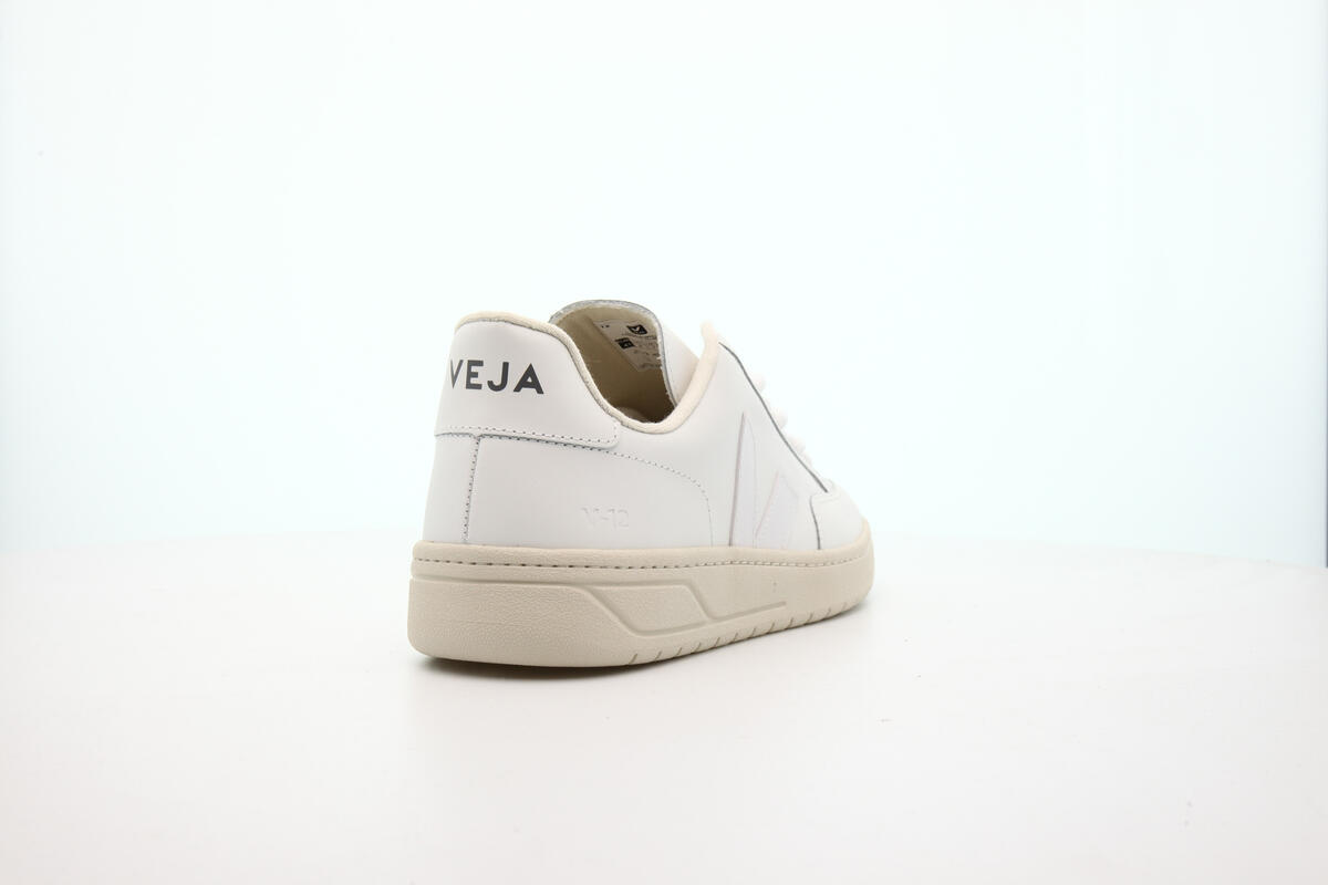 Veja V-12 Extra White - Image 24