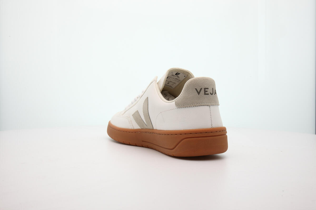 Veja V-12 "Natural" - Image 10