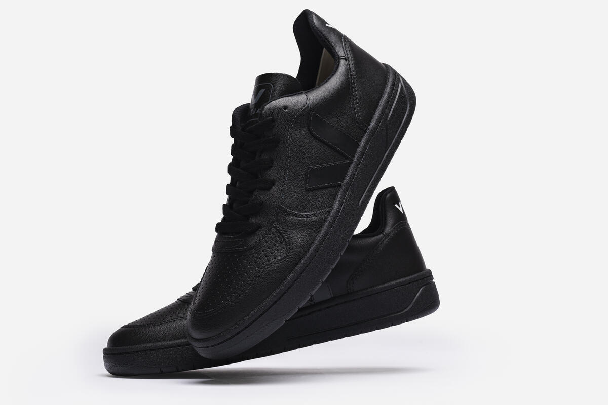 Veja V-10 CWL "Black" - Image 14