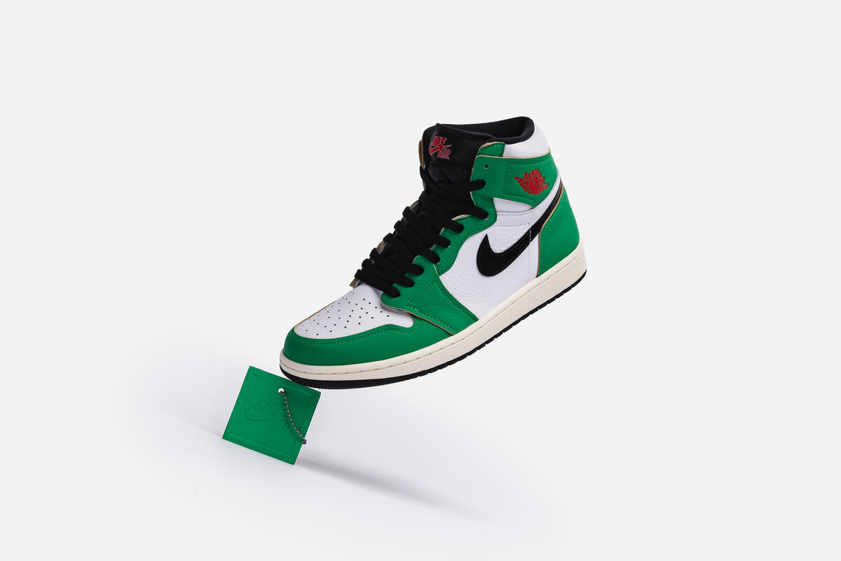 Air Jordan 1 High 'Lucky Green' (Women's) - Image 21