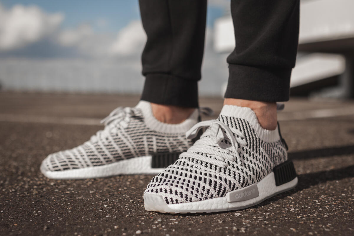 adidas Originals Nmd R1 Runner stlt Primeknit 