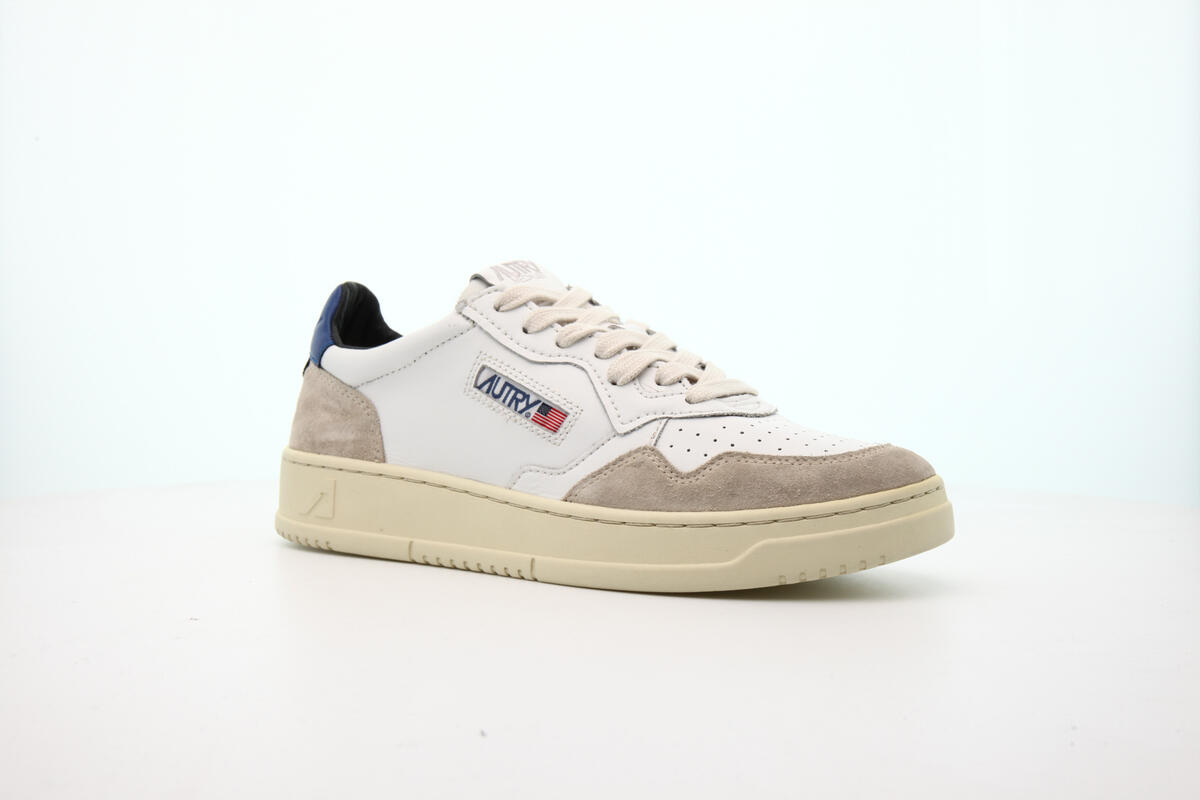 Autry Medalist Low 'Baby Blue' - Image 3