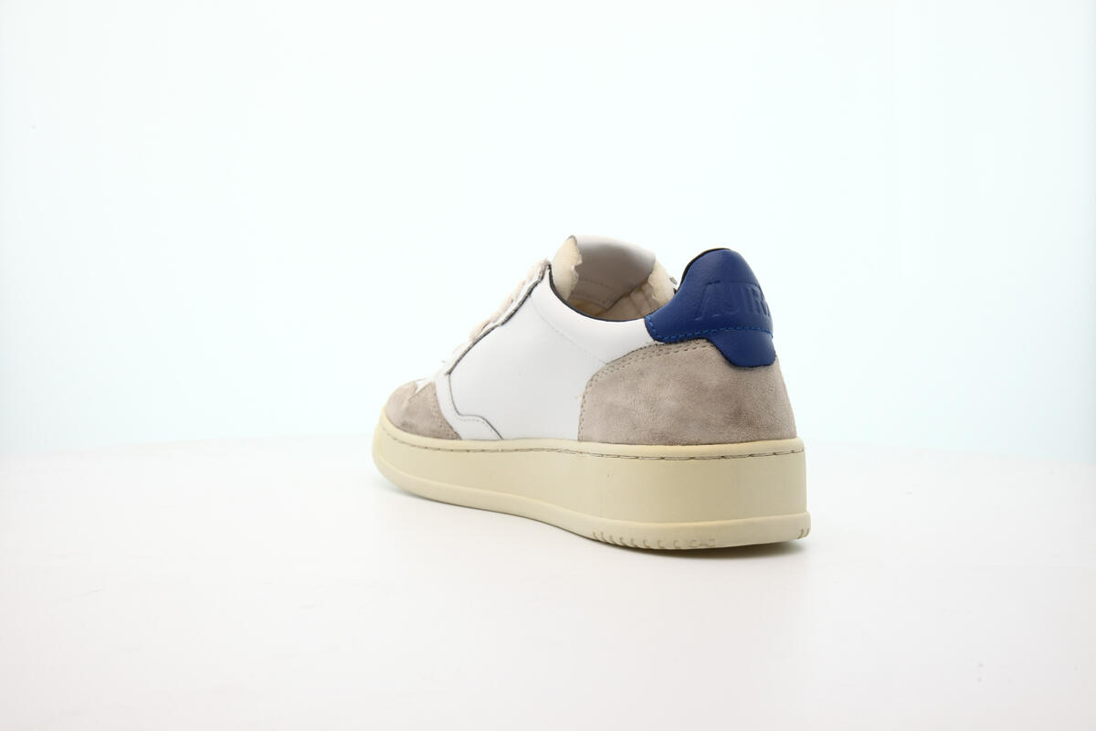 Autry Medalist Low 'Baby Blue' - Image 10