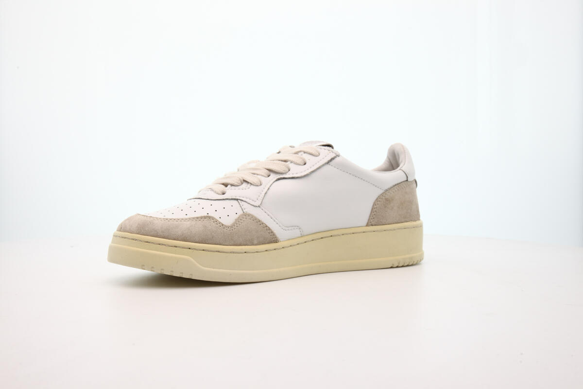 Autry Medalist Low White - Image 7